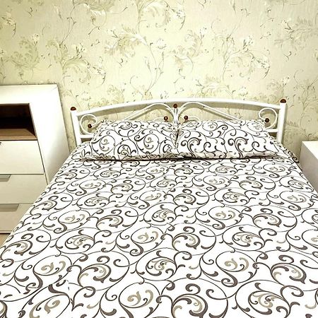 Appartement Автовокзал à Rivne Extérieur photo